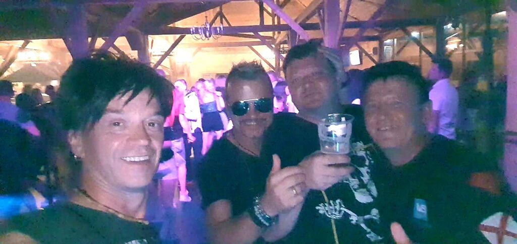 118475930_3326641340718982_9198738211391660547_o