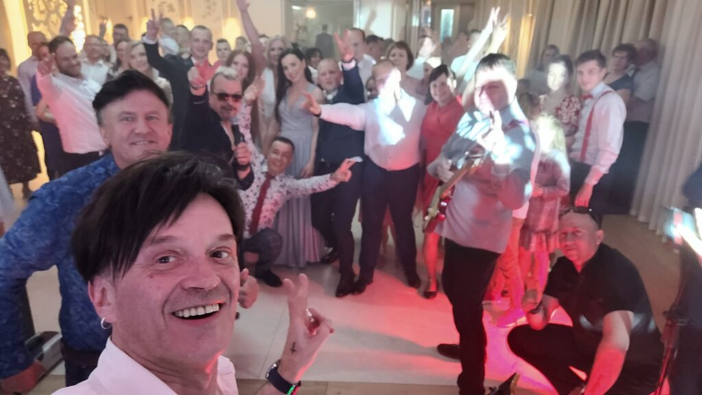 284290818_719974495993296_5393923075866011850_n