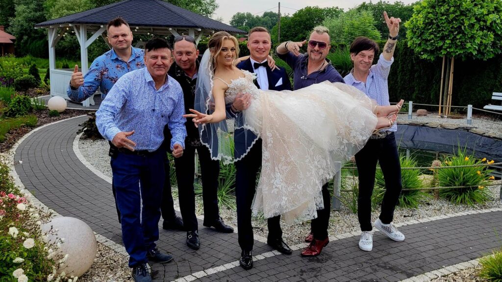 355373240_1584757158713468_7642701636921166393_n