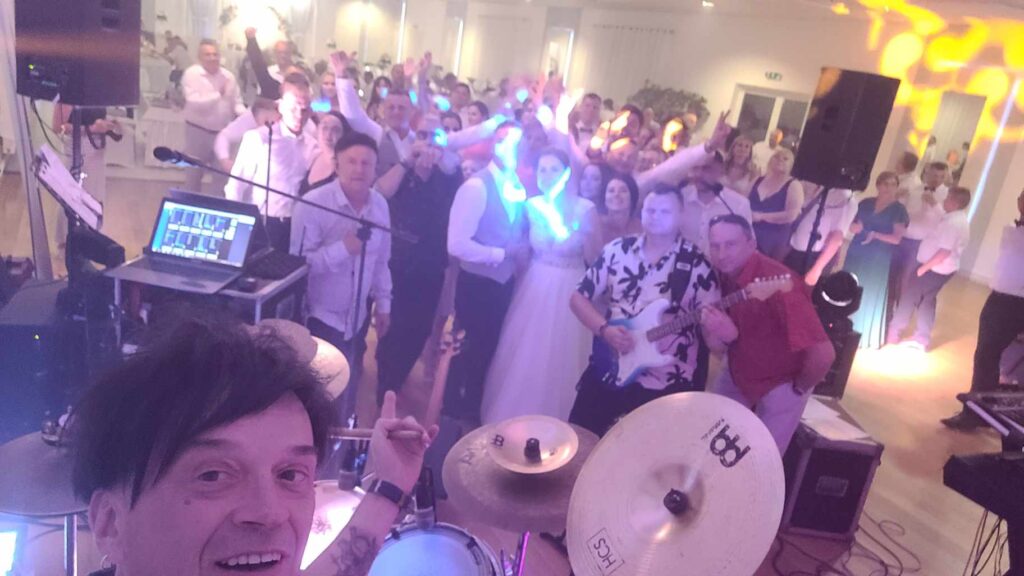 366363645_826744739104923_8115600466340211449_n