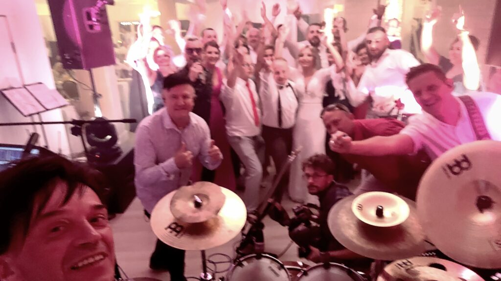 379512609_6720173941365688_927228268548176214_n